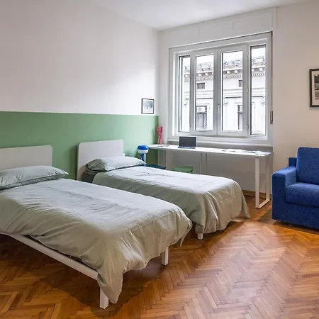 700mstazionecentraleampio Trilocale Con 2balconi トリエステ