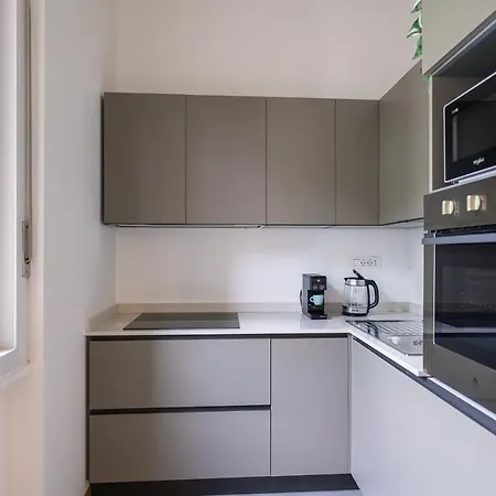 Apartamento 700mstazionecentraleampio Trilocale Con 2balconi *
