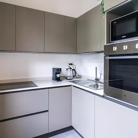 700mstazionecentraleampio Trilocale Con 2balconi Appartement