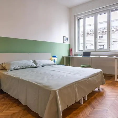 700mstazionecentraleampio Trilocale Con 2balconi Appartement