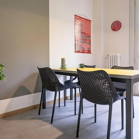 700mstazionecentraleampio Trilocale Con 2balconi